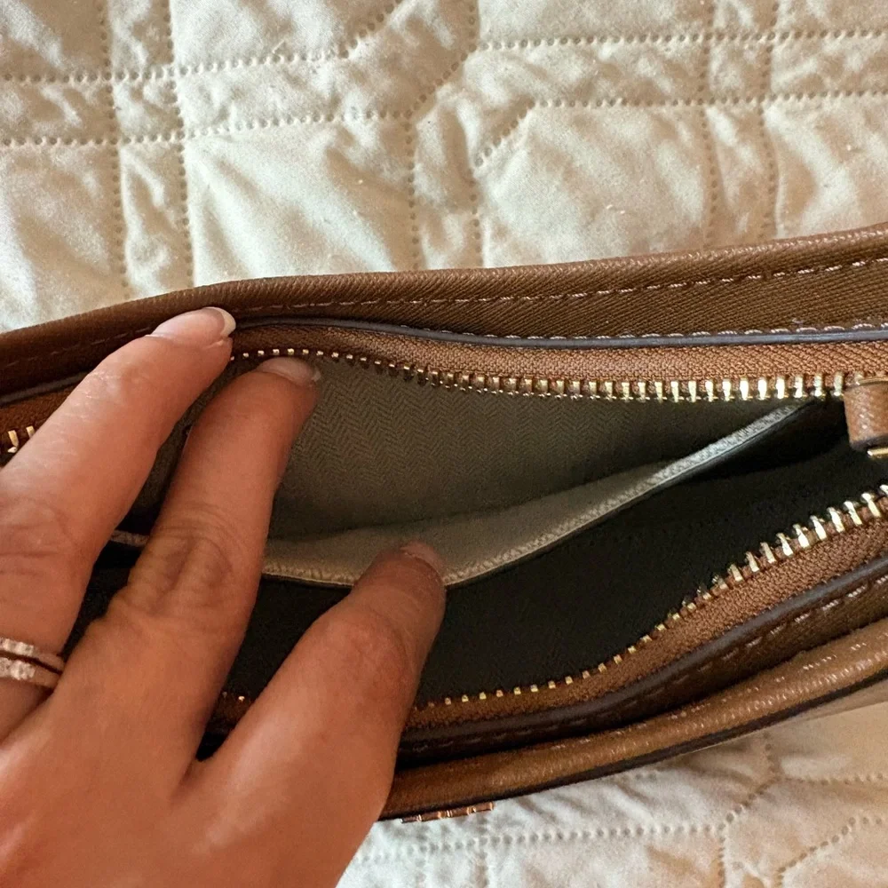 Tory Burch Brown Leather Shoulder Bag - Picture 3 of 4